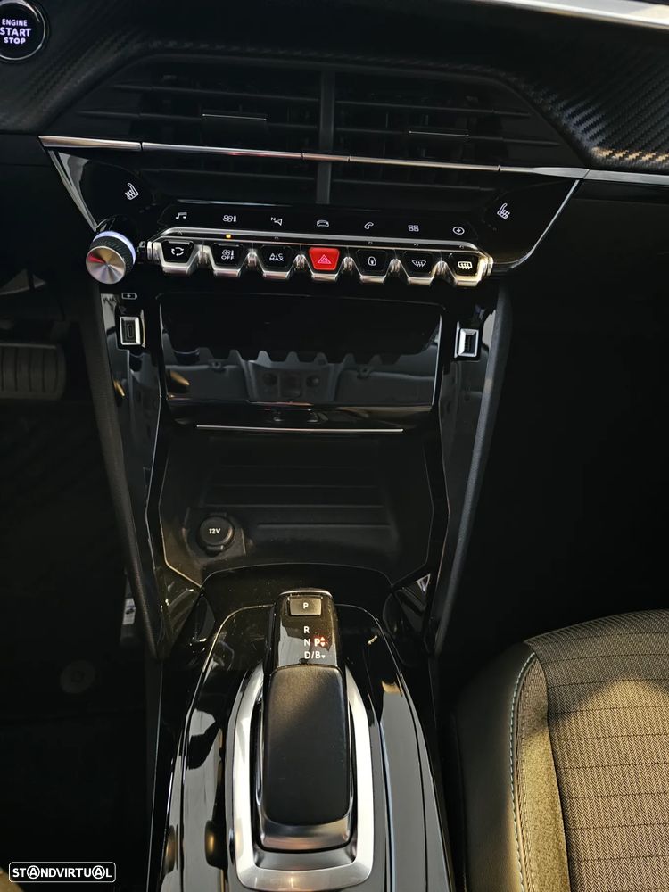 Peugeot e-208 Allure - 15