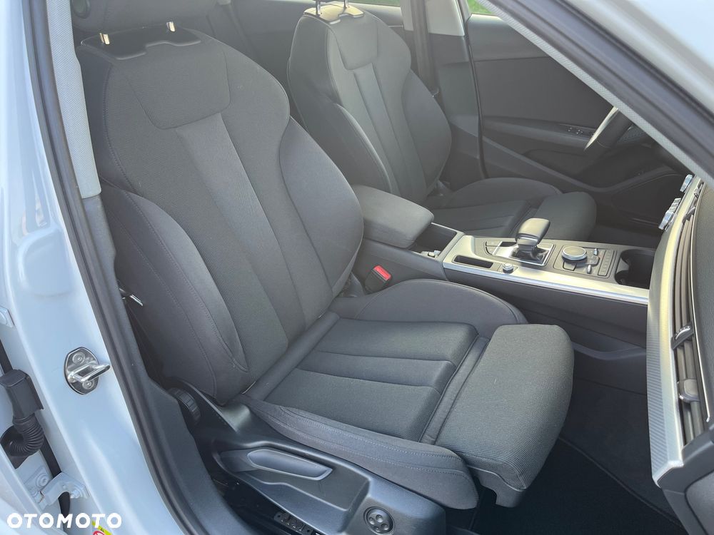 Audi A4 Limousine 40 TFSI S tronic S line - 17