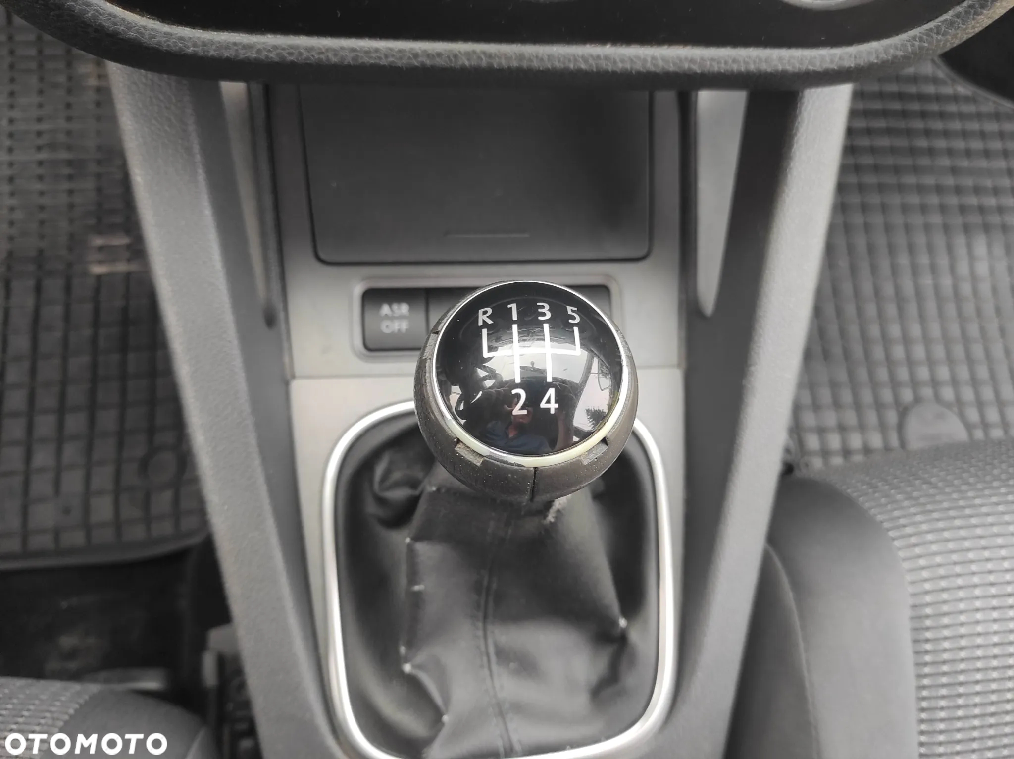 Volkswagen Golf V 1.9 TDI Trendline - 12
