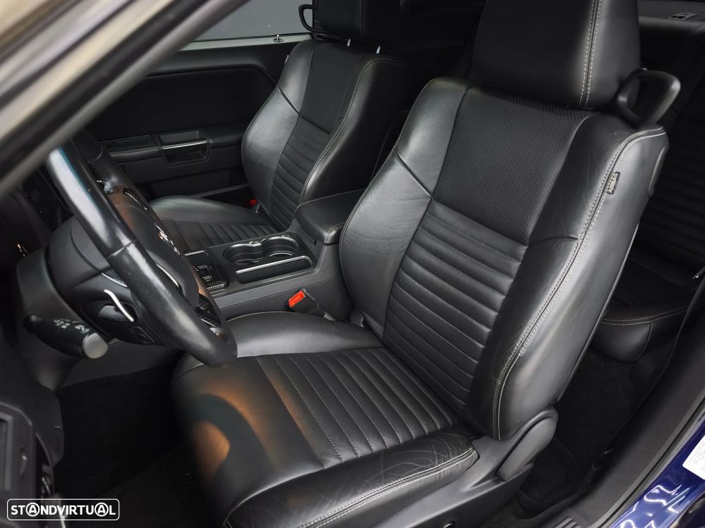 Dodge Challenger Auto SXT Plus - 17