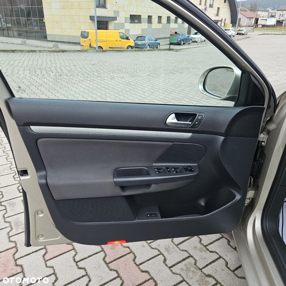 Volkswagen Jetta 1.9 TDI United - 20