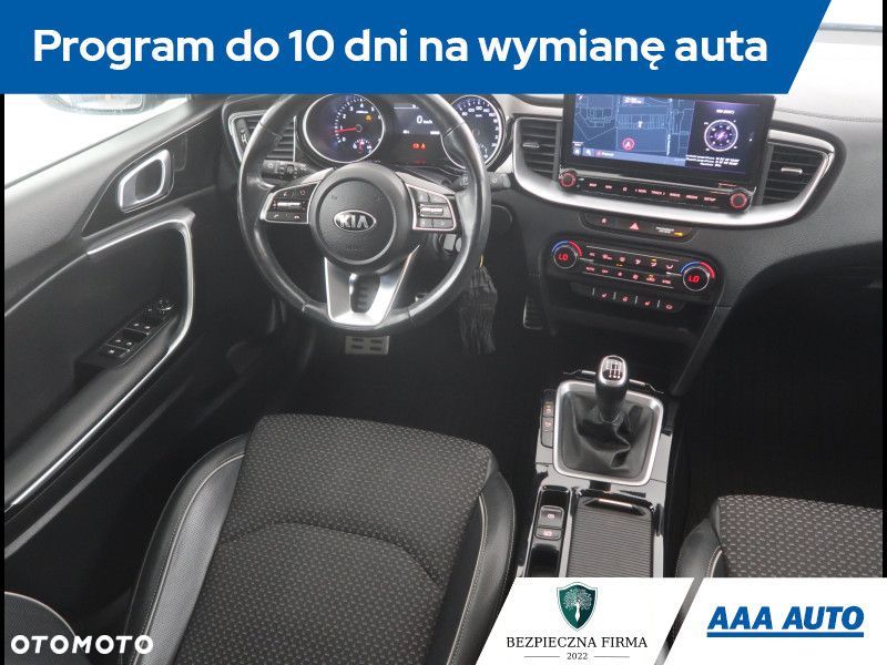 Kia Ceed - 8