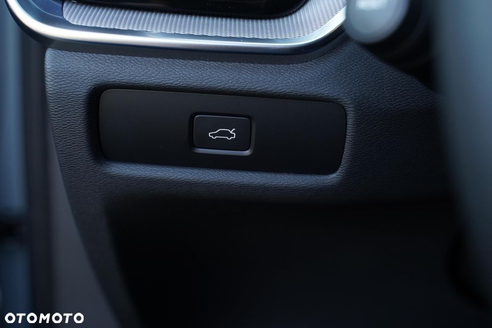 Volvo V60 B4 B Ultra Dark - 12