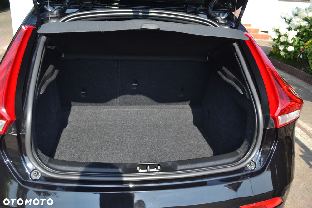Volvo V40 T3 Drive-E R-Design Momentum - 14