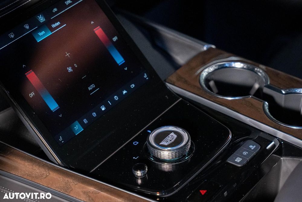 Cadillac Escalade - 12