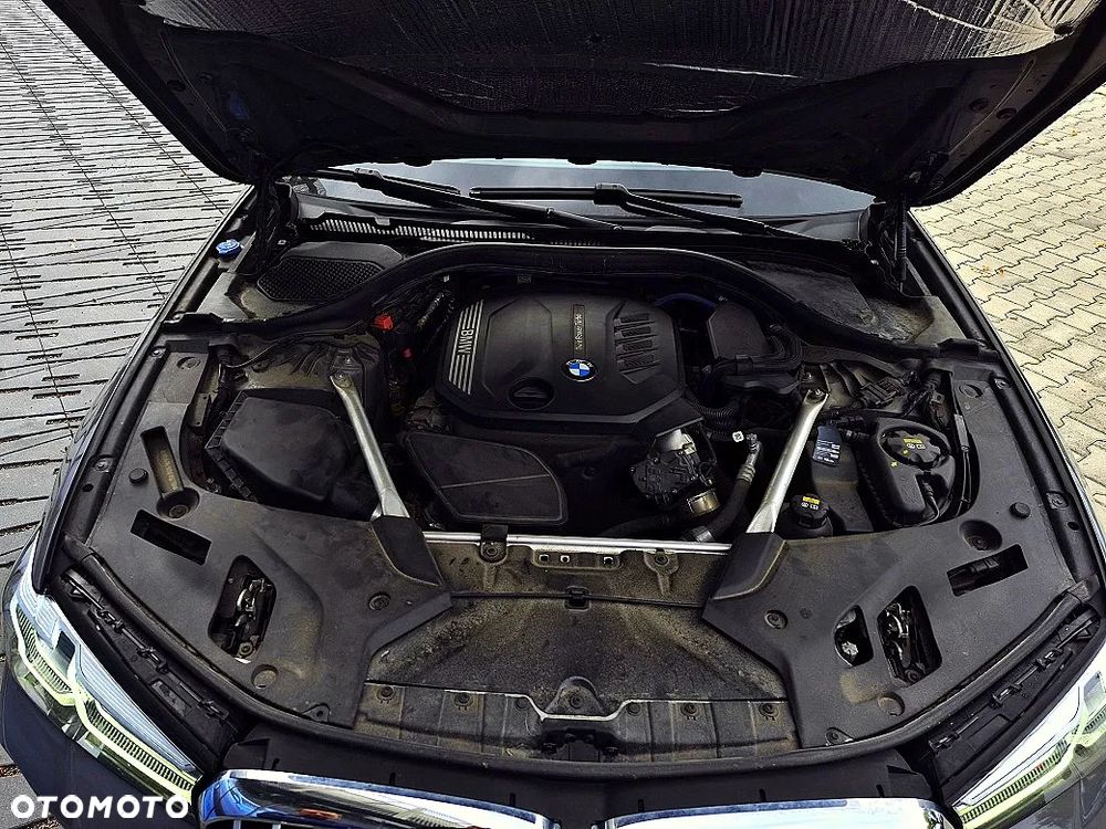 BMW Seria 5 520d xDrive - 16