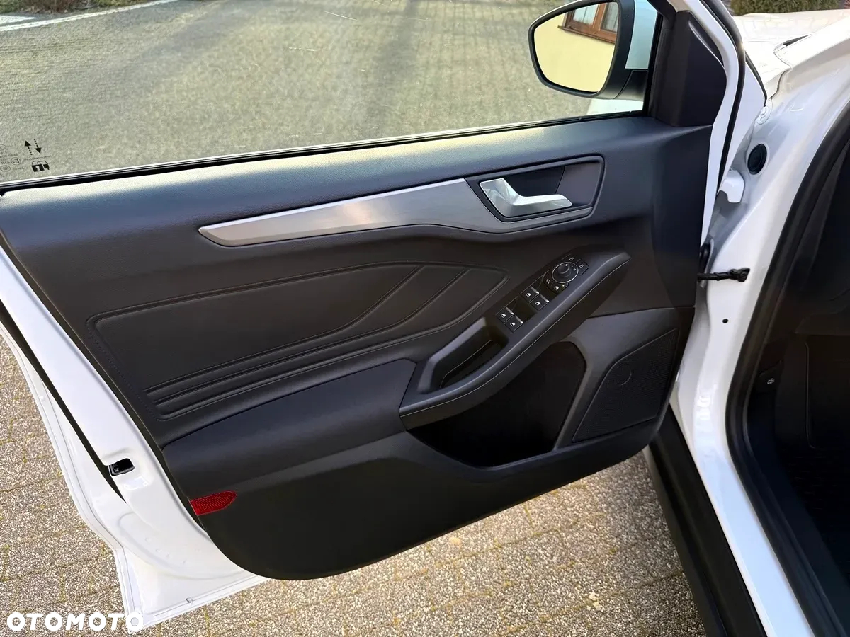 Ford Focus 1.0 EcoBoost mHEV Titanium X - 31
