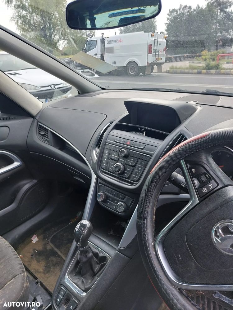 Dezmembrez Opel Zafira C 1,6 CDTI - 9