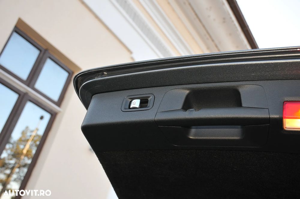 Mercedes-Benz E 300 Aut. - 30