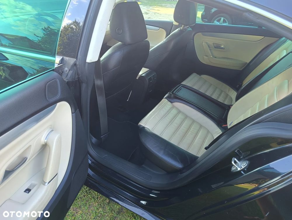 Volkswagen Passat CC - 11