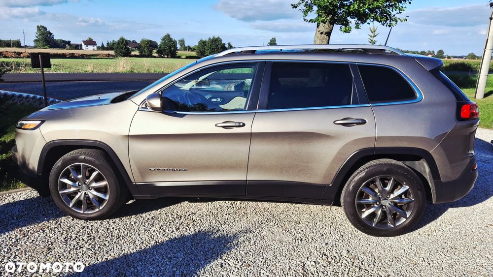 Jeep Cherokee - 2