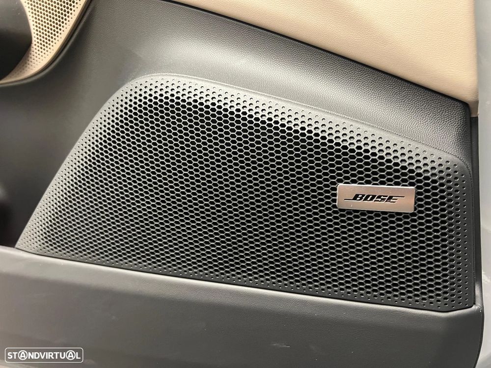 Porsche Macan Electric 4 - 42