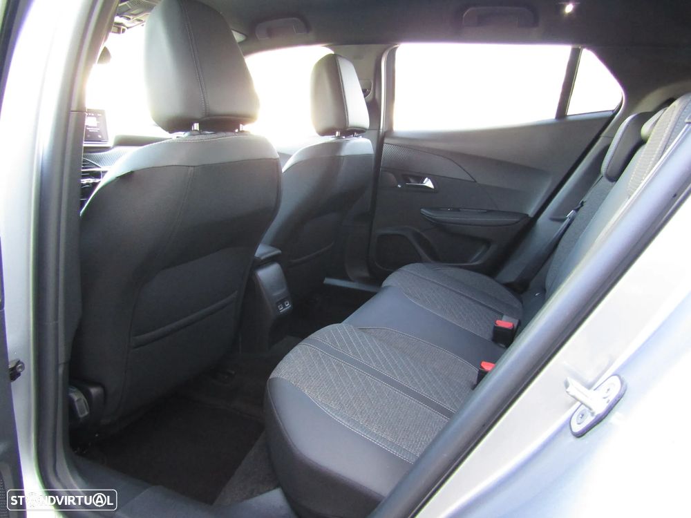 Peugeot 2008 1.5 BlueHDi Allure Pack EAT8 - 24