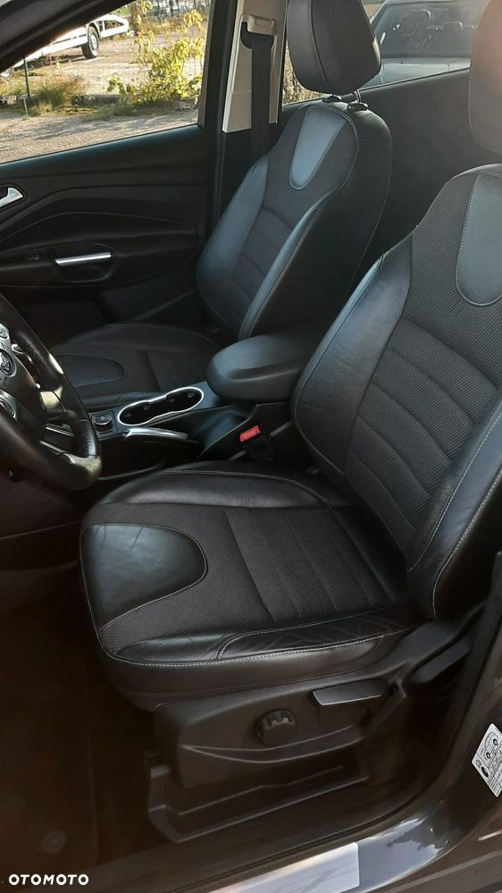 Ford Kuga 1.5 EcoBoost 2x4 Titanium - 28