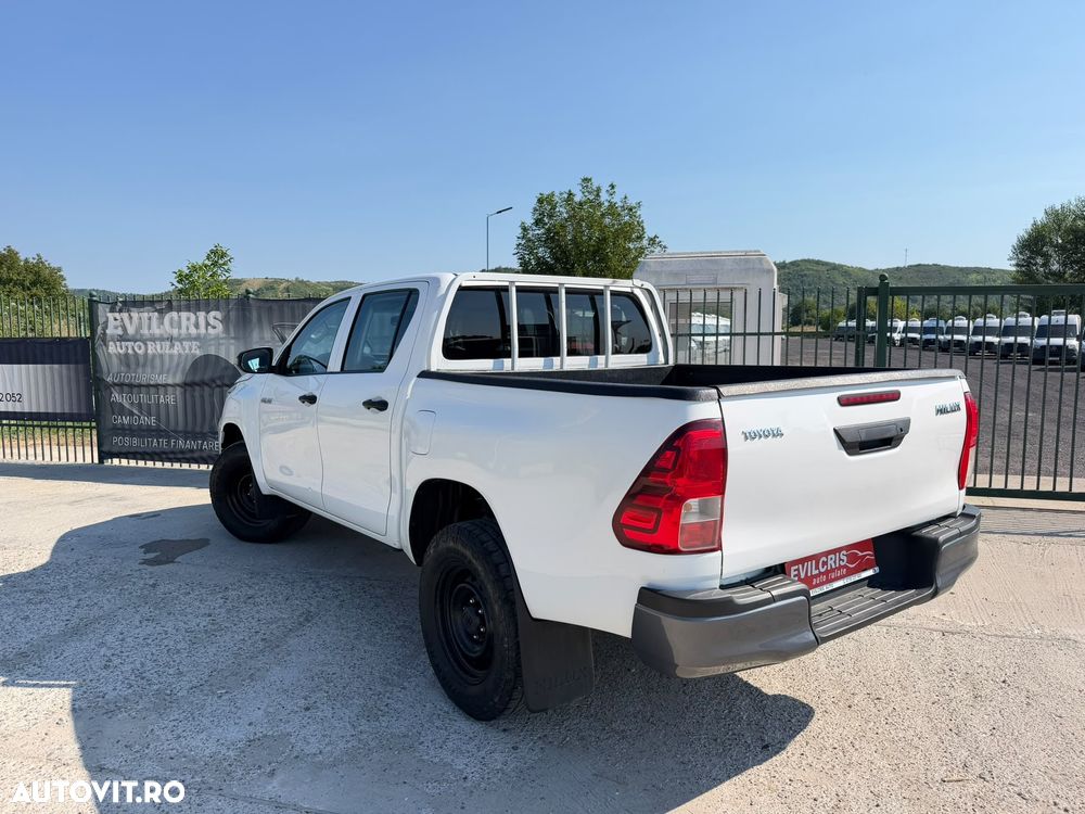 Toyota Hilux 2.4D 150CP 4x4 Double Cab 6MT Style - 2