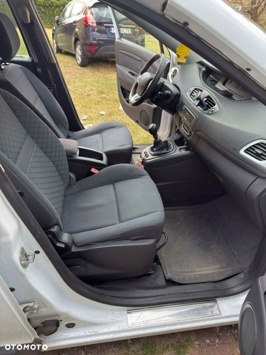 Renault Scenic 1.9 dCi Tech Run - 16