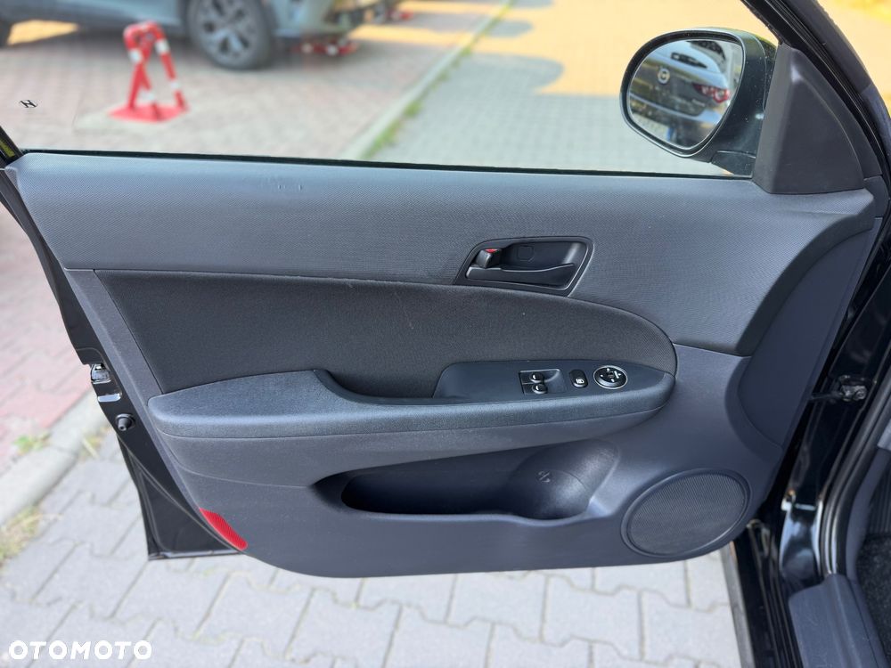 Hyundai i30 i30cw 1.4 UEFA EURO 2012 Edition - 23