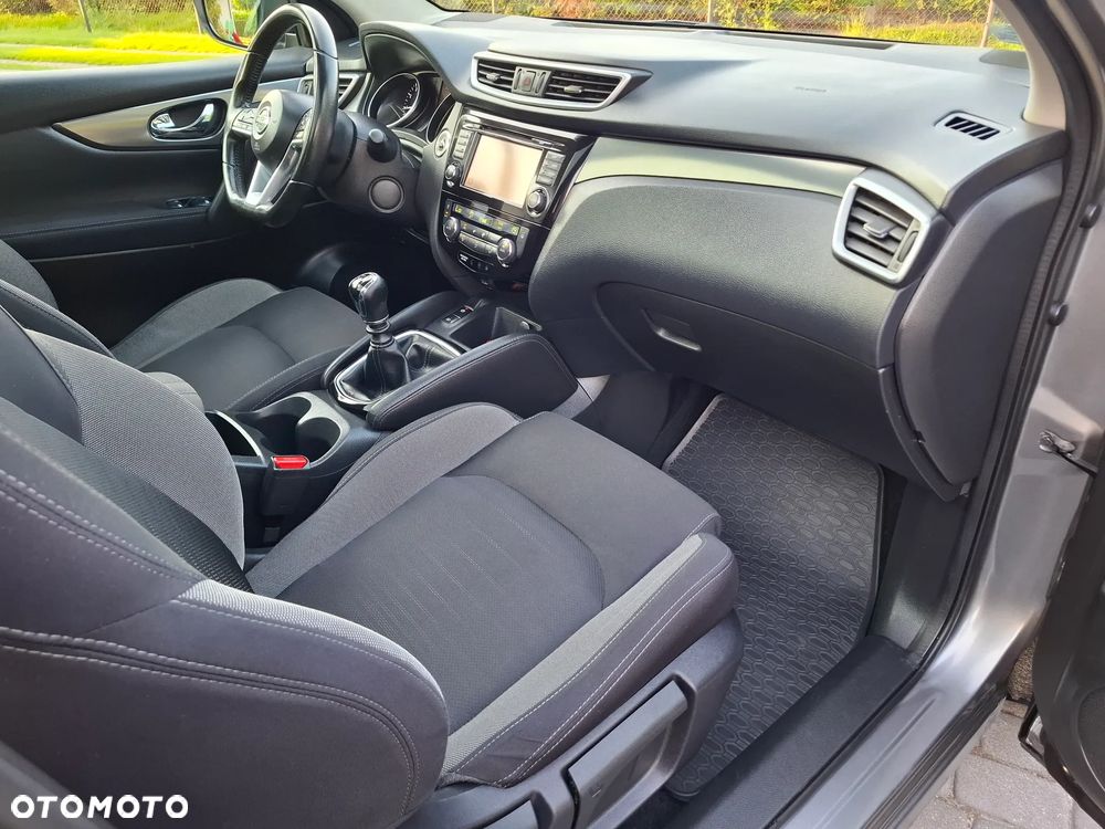 Nissan Qashqai 1.2 DIG-T N-Connecta - 25
