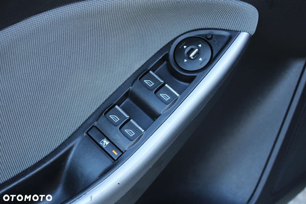 Ford Focus - 21