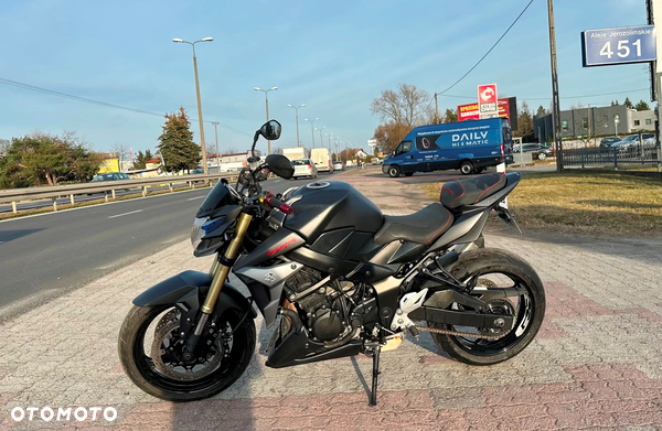 Suzuki GSR
