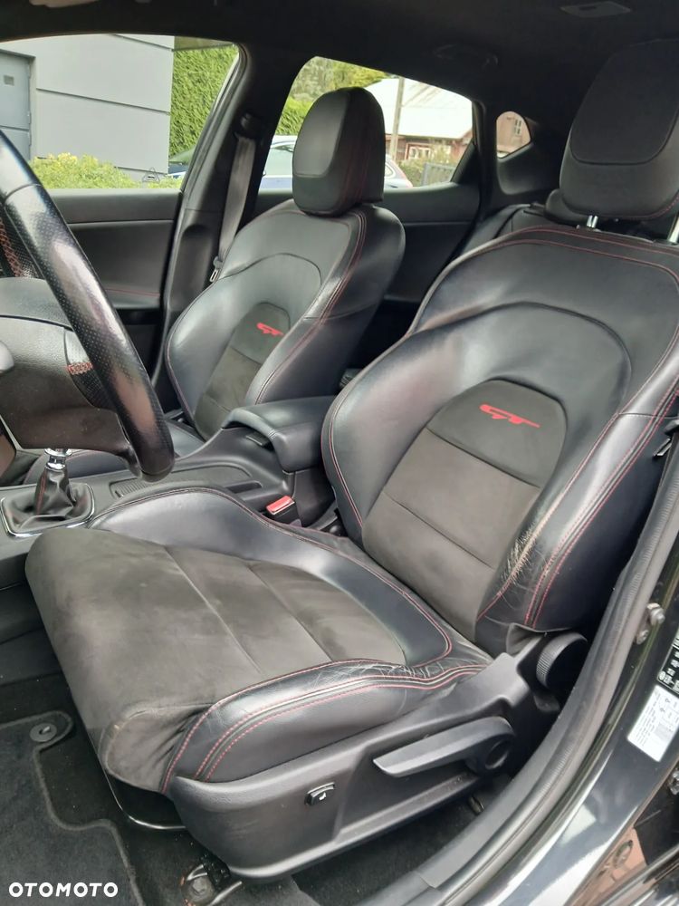 Kia Ceed 1.6 T-GDI GT - 12