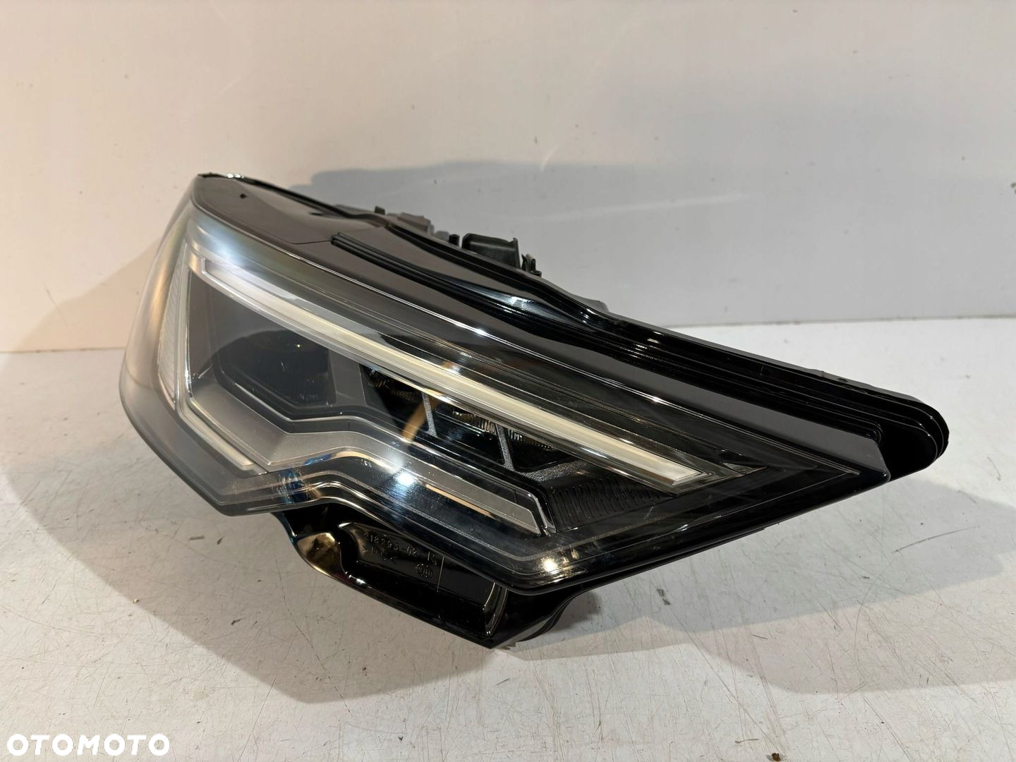 AUDI A6 C8 Lampa przednia Full Led Prawa - 17467 - 3