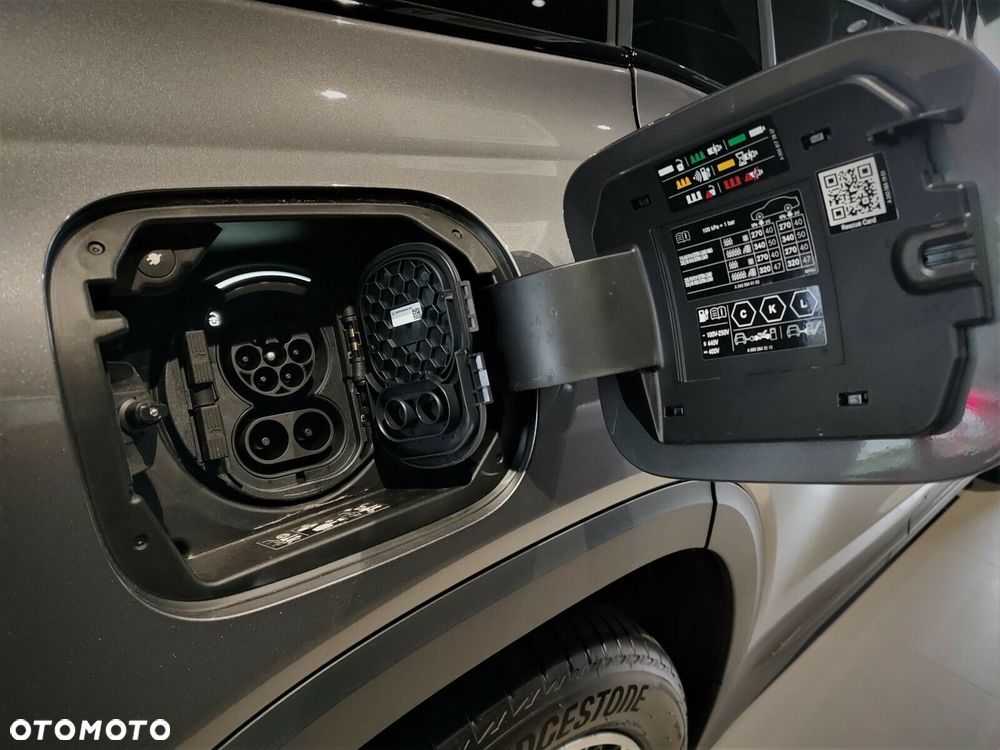 Mercedes-Benz EQB - 9