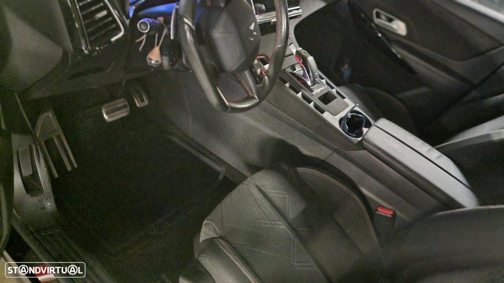 DS DS7 Crossback BlueHDI 130 Aut. Performance Line + - 26