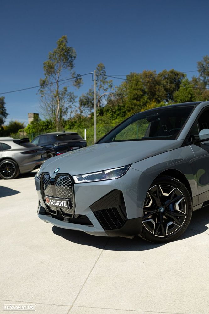 BMW iX xDrive 40 Pack Desportivo - 46