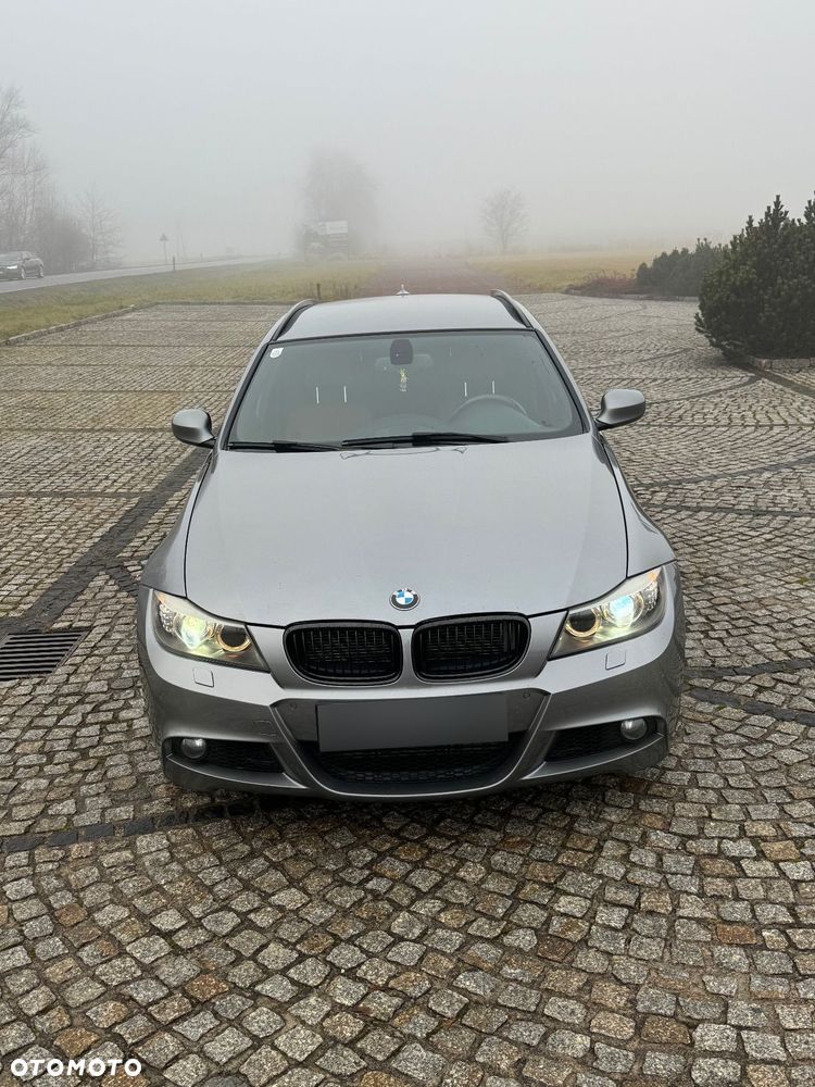 BMW Seria 3 330d xDrive - 1