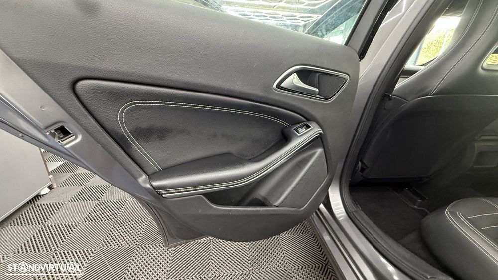 Mercedes-Benz A 180 CDI BE Urban Aut. - 13