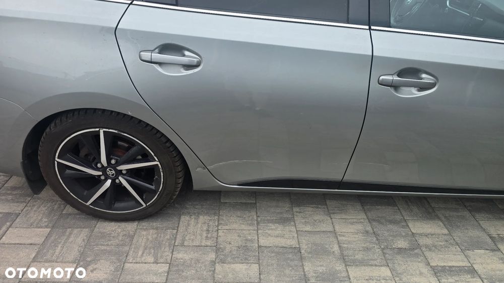 Toyota Auris 1.6 Selection - 4