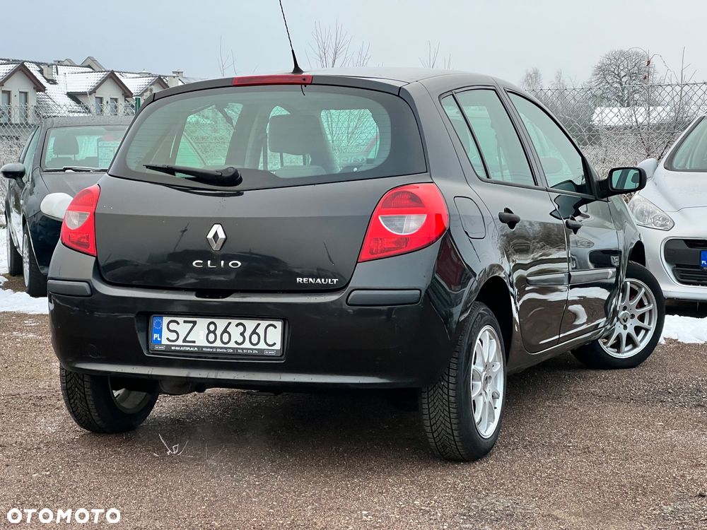 Renault Clio 1.2 16V Expression - 13