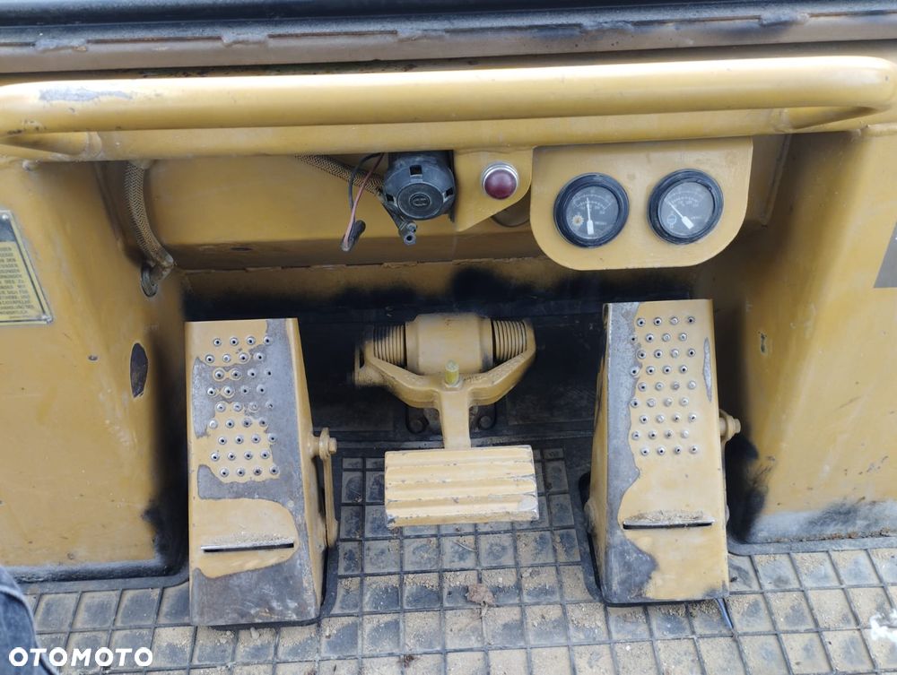 Caterpillar 953 - 12