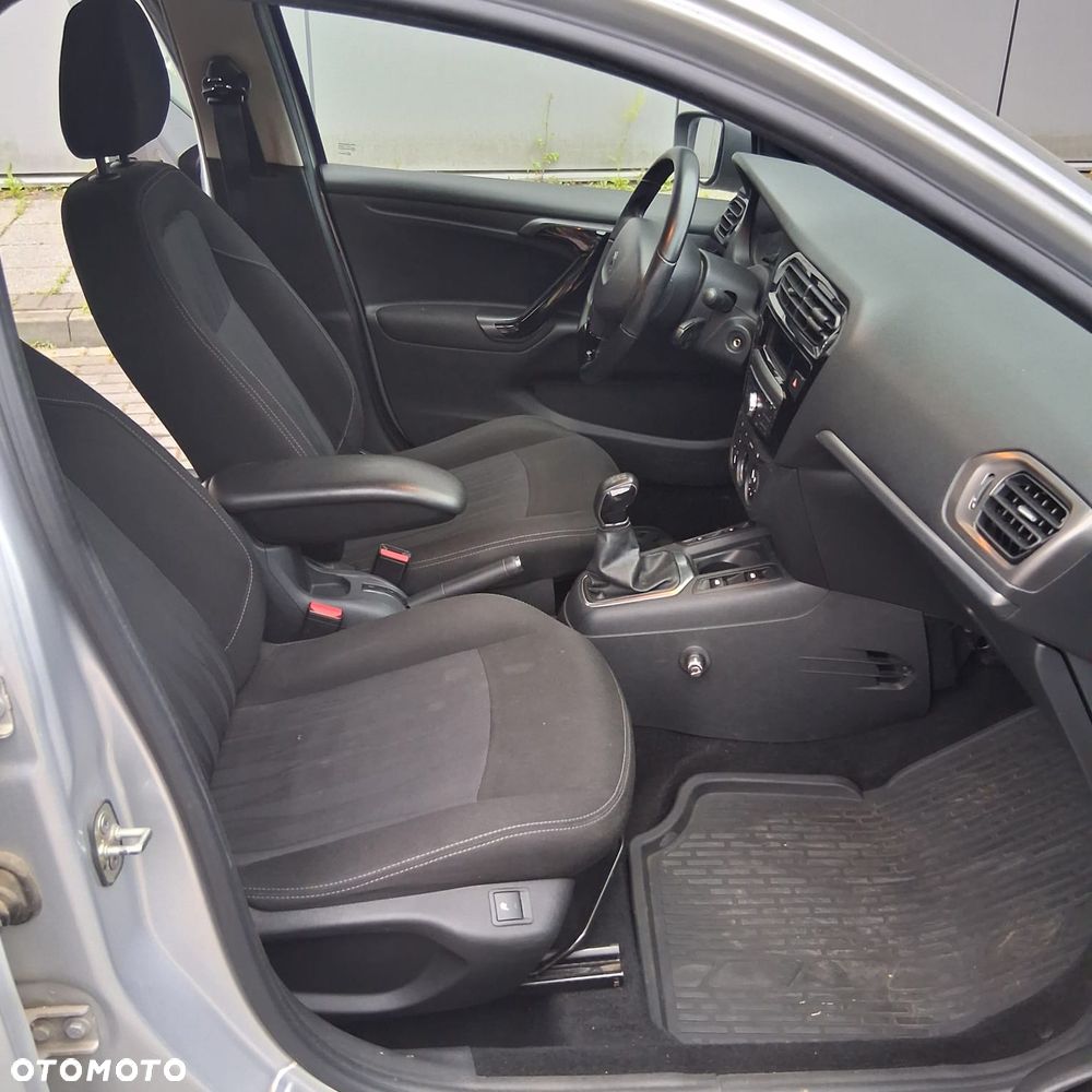 Peugeot 301 1.6 VTi Allure - 16