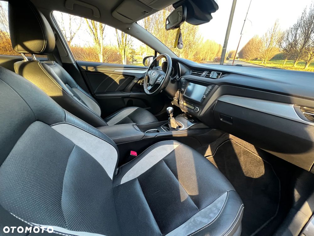 Toyota Avensis 1.8 Prestige - 17