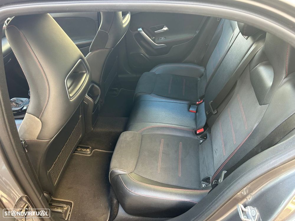 Mercedes-Benz A 180 d AMG Line - 12