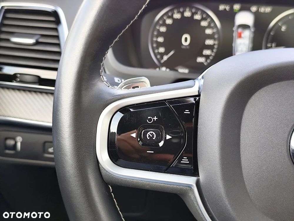 Volvo XC 90 D5 SCR AWD R-Design 7os - 24