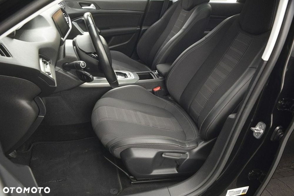 Peugeot 308 BlueHDi 130 Stop & Start Allure Business-Paket - 15