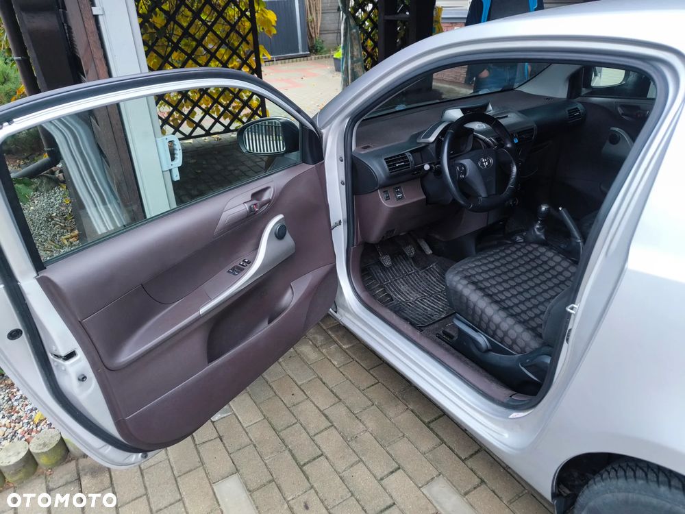 Toyota Iq 2009 photo 5