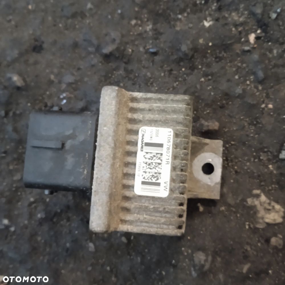 Przekaźnik świec żarowych 110678071R - 1