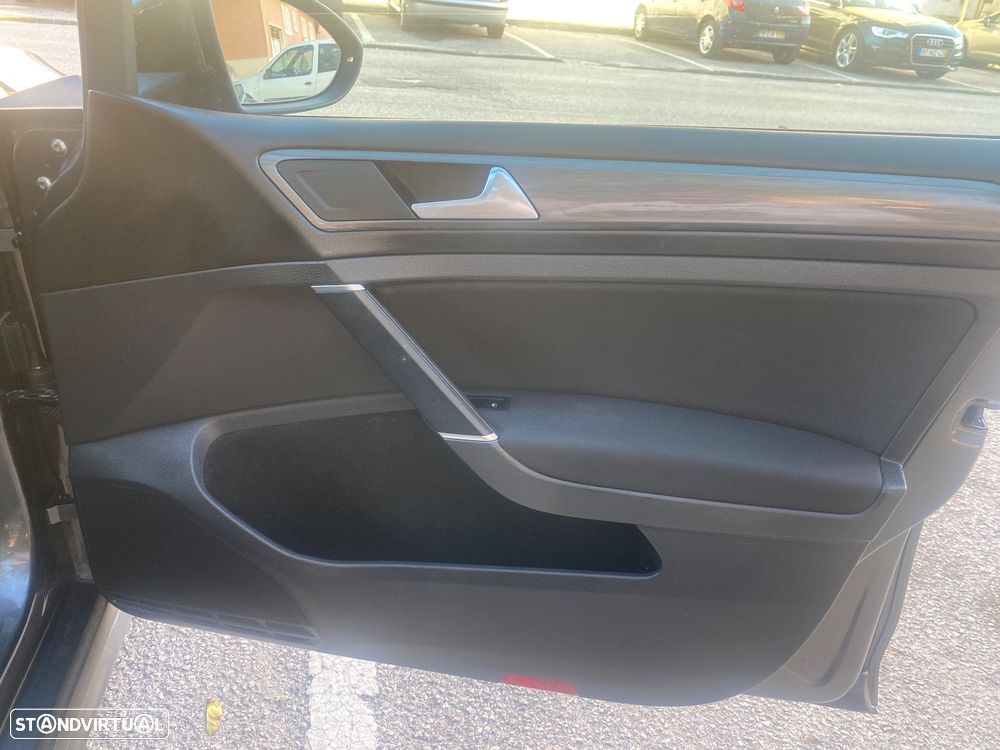 VW Golf Variant 1.6 TDi R-Line DSG - 13