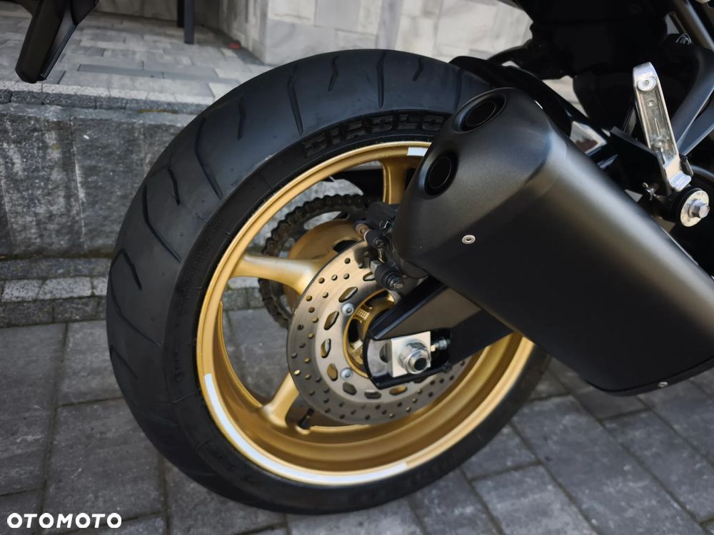Yamaha FZ8 - 17