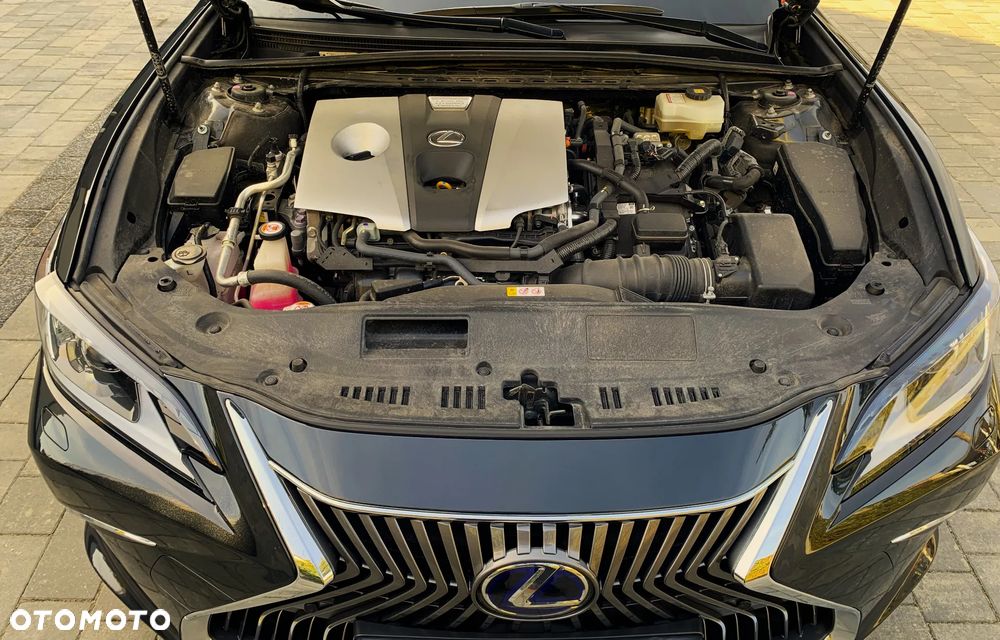 Lexus ES 300h Business Edition - 34