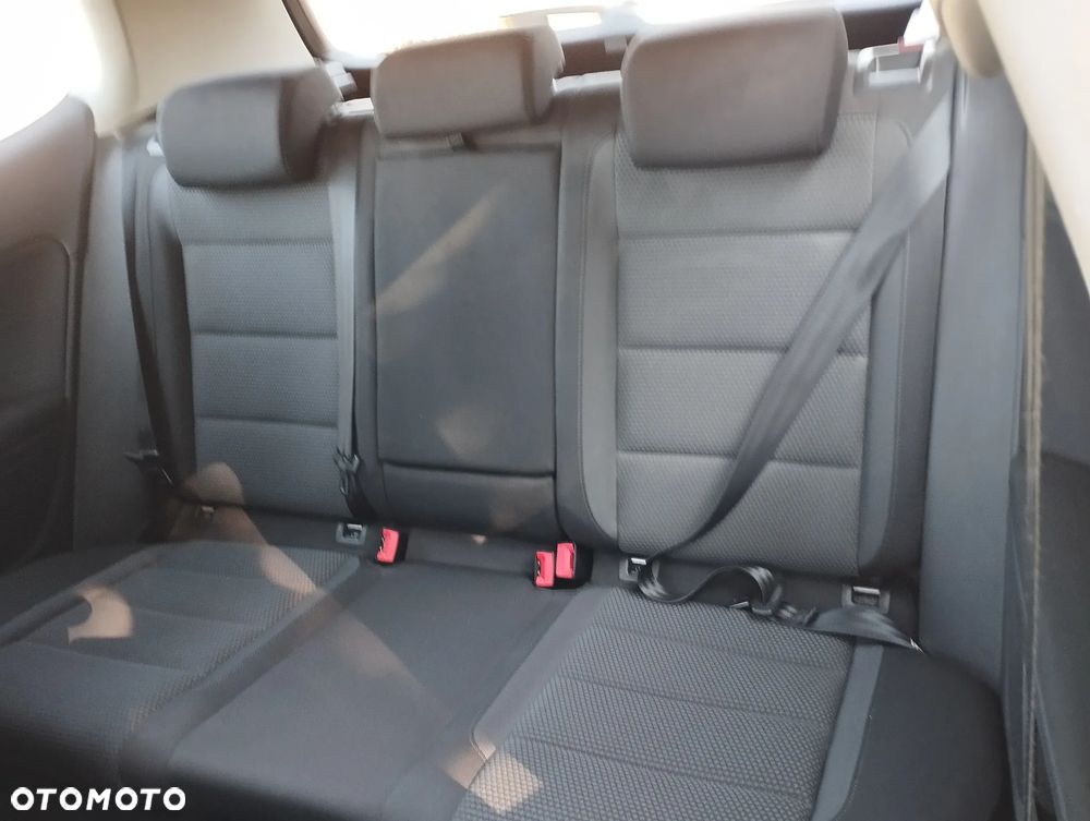 Volkswagen Golf - 9