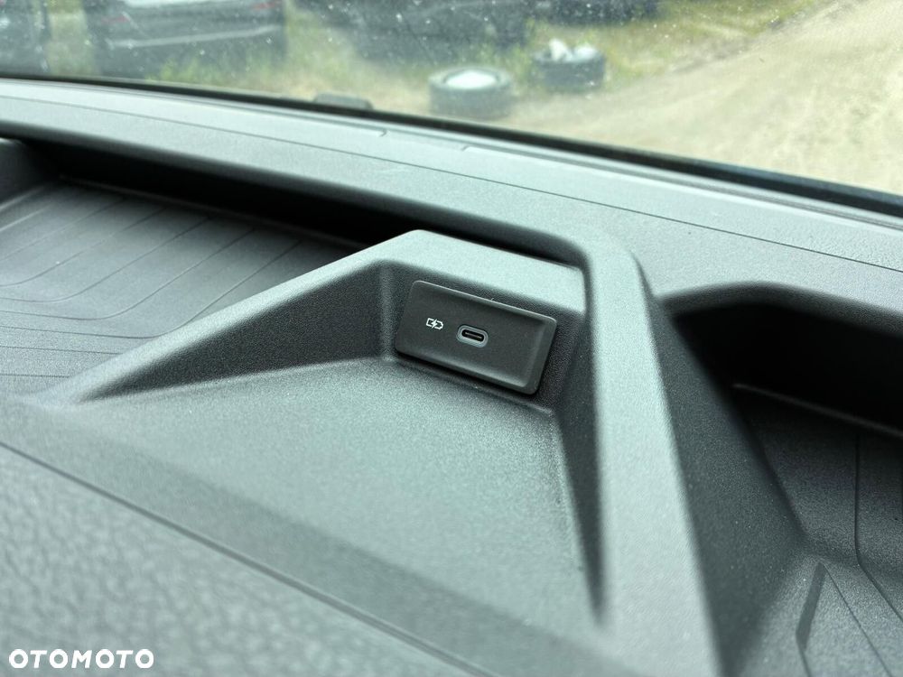 Volkswagen Crafter 35 Furgon z wysokim dachem 2,0 177 KM /Automatyczna r. o. 4490 mm - 31