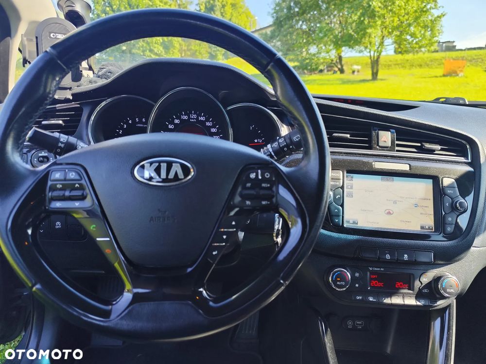 Kia Ceed - 13