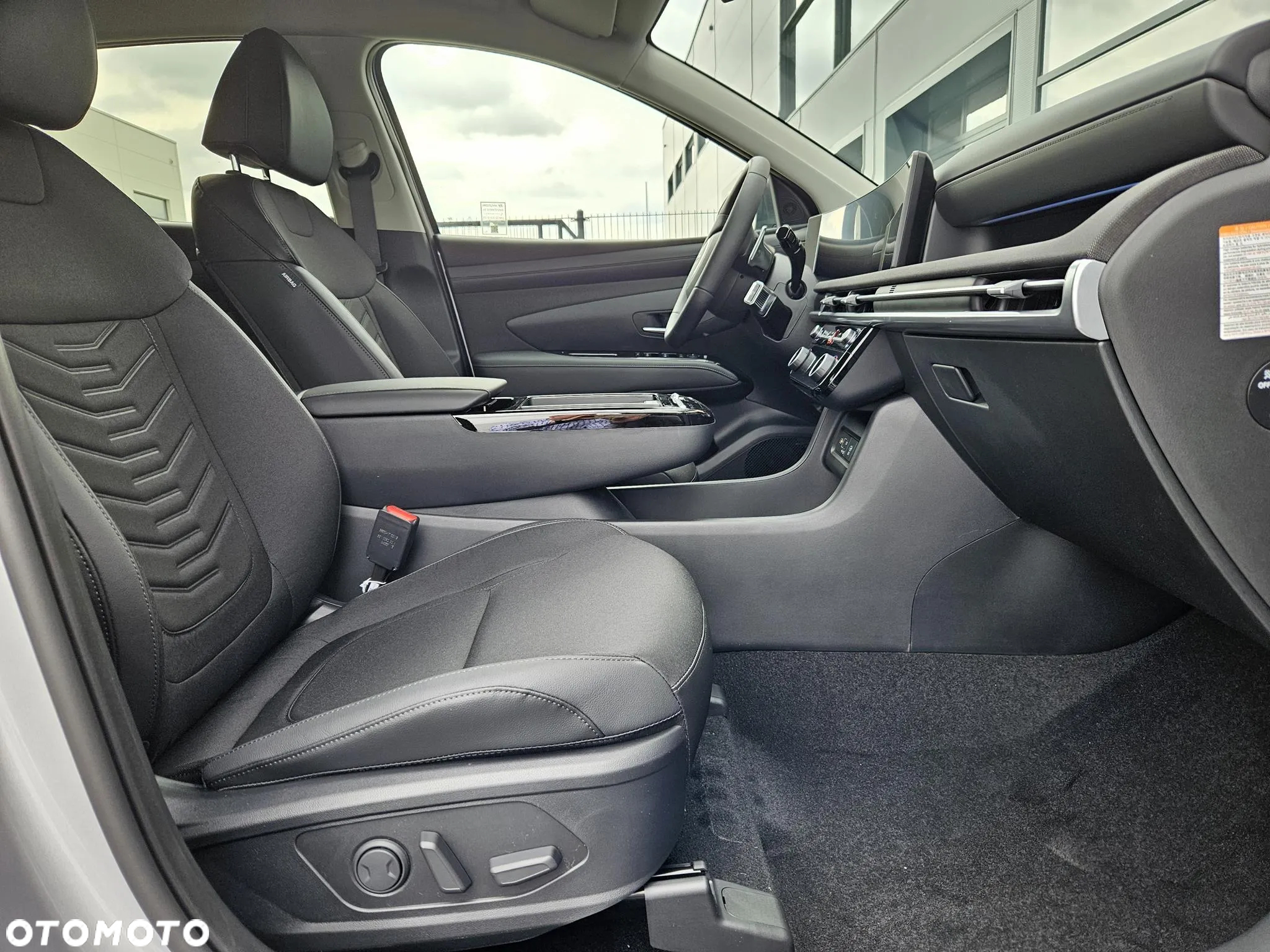 Hyundai Tucson 1.6 T-GDi HEV Executive 2WD - 14