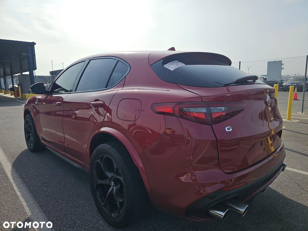 Alfa Romeo Stelvio V6 2.9 Bi-Turbo AT8-Q4 Quadrifoglio - 4