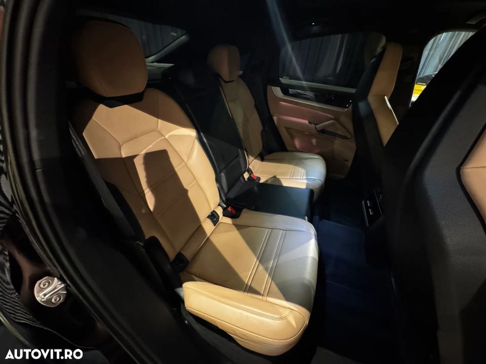 Porsche Cayenne Coupe - 17